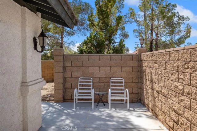 16450 Tao Road, Apple Valley, CA 92307