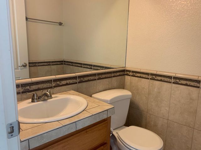 16160 Moore Rd, Lodi, CA 95242