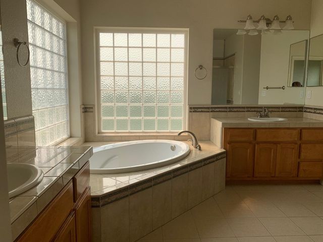 16160 Moore Rd, Lodi, CA 95242