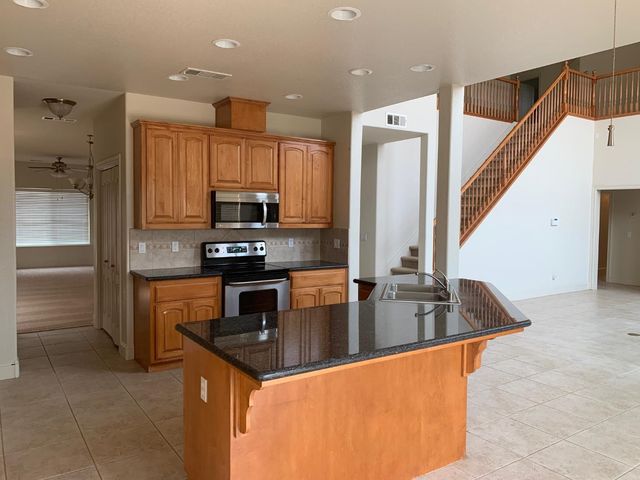 16160 Moore Rd, Lodi, CA 95242