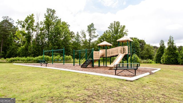 496 Genesee Point, Newnan, GA 30263