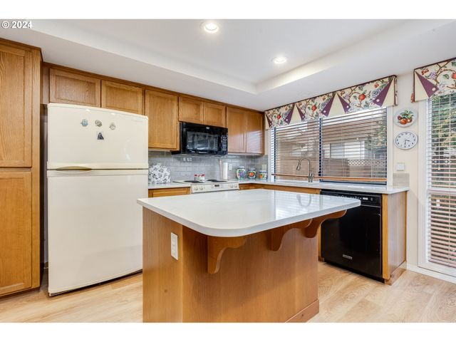 2119 Ne 158TH Ave, Portland, OR 97230