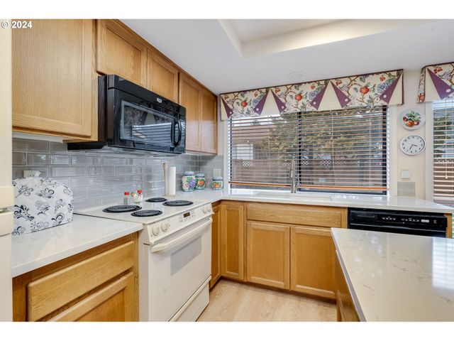 2119 Ne 158TH Ave, Portland, OR 97230