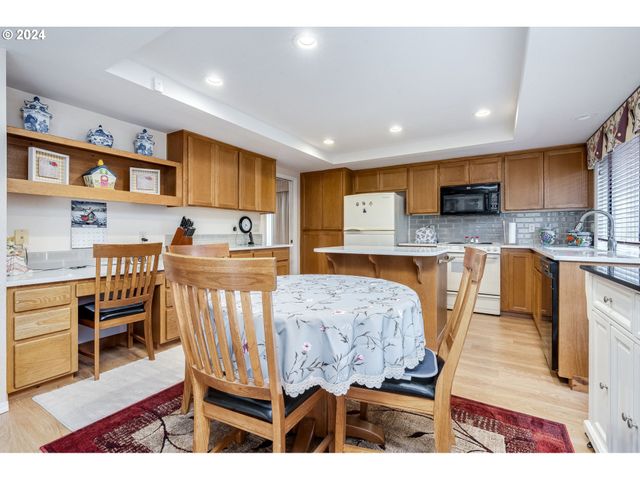 2119 Ne 158TH Ave, Portland, OR 97230