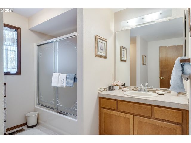 2119 Ne 158TH Ave, Portland, OR 97230
