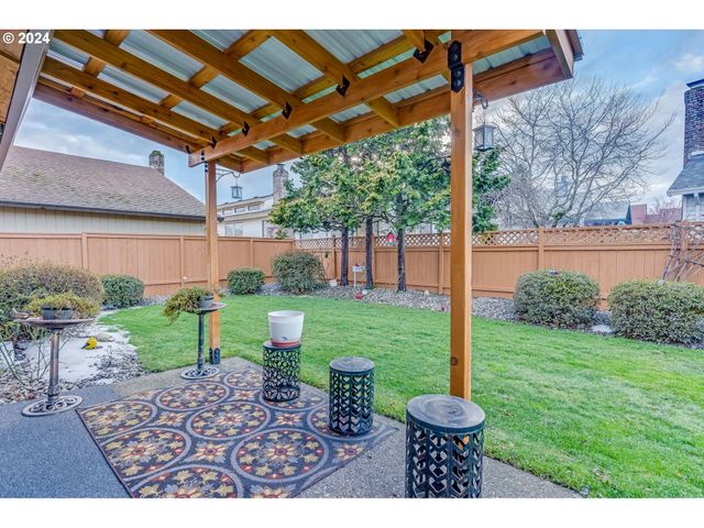 2119 Ne 158TH Ave, Portland, OR 97230