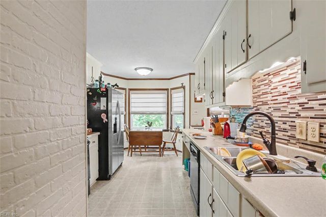 15432 Rollingwood DR, Carrollton, VA 23314