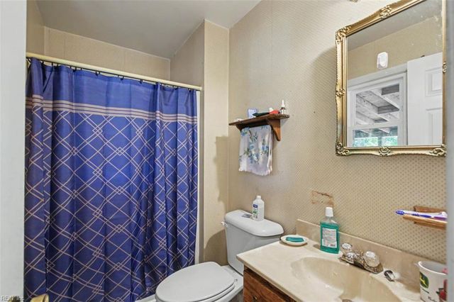 15432 Rollingwood DR, Carrollton, VA 23314