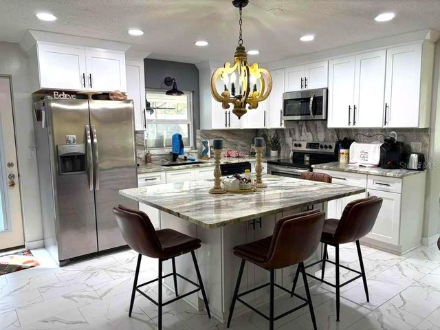 6140 NE 18TH AVENUE, Ocala, FL 34479