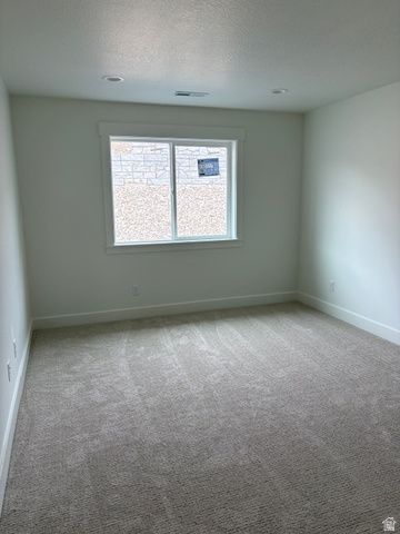 692 E MOUNTAIN RD., North Ogden, UT 84414