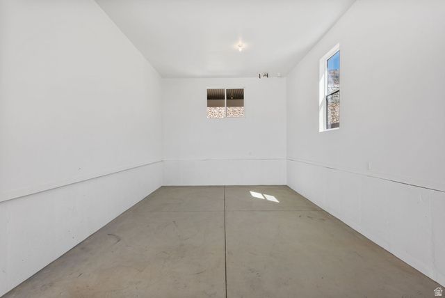 692 E MOUNTAIN RD., North Ogden, UT 84414