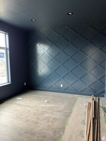 692 E MOUNTAIN RD., North Ogden, UT 84414