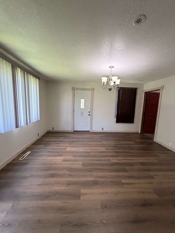 701 Woodbury Station, Marshalltown, IA 50158