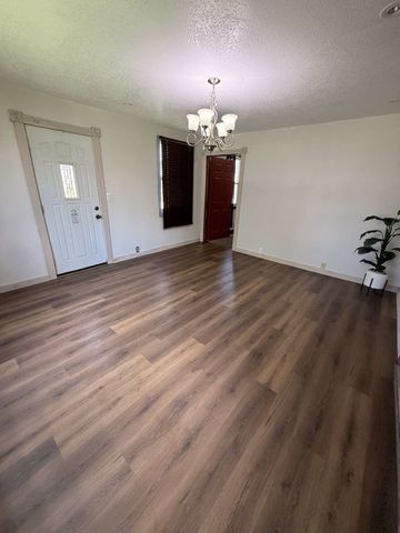 701 Woodbury Station, Marshalltown, IA 50158