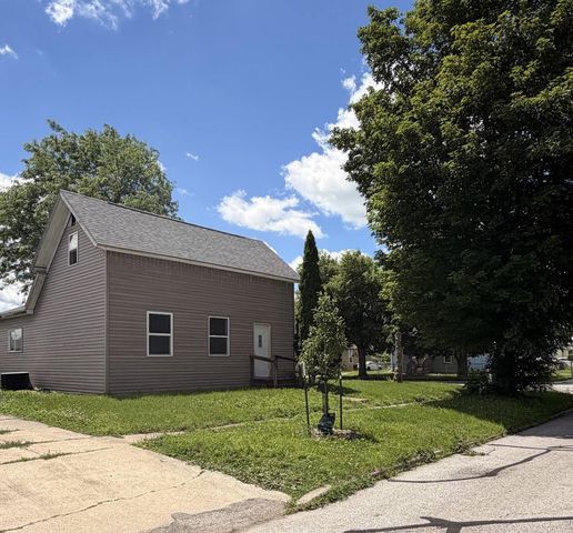 701 Woodbury Station, Marshalltown, IA 50158