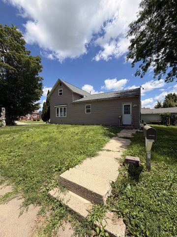 701 Woodbury Station, Marshalltown, IA 50158
