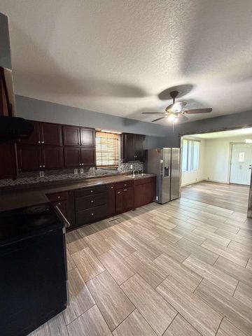 701 Woodbury Station, Marshalltown, IA 50158
