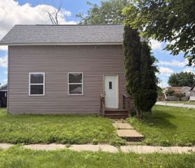 701 Woodbury Station, Marshalltown, IA 50158