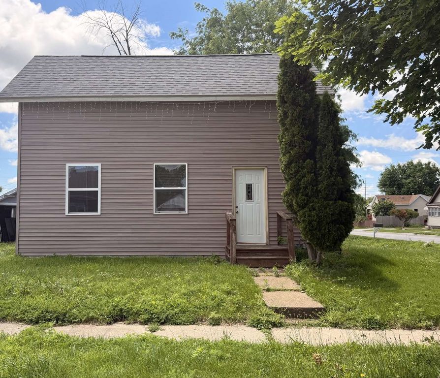 701 Woodbury Station, Marshalltown, IA 50158