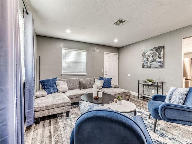 10005 Waverly Avenue, Oklahoma City, OK 73120