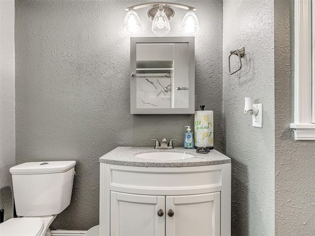 10005 Waverly Avenue, Oklahoma City, OK 73120