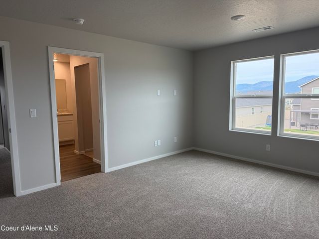 4563 E Rare Fox Ave, Post Falls, ID 83854