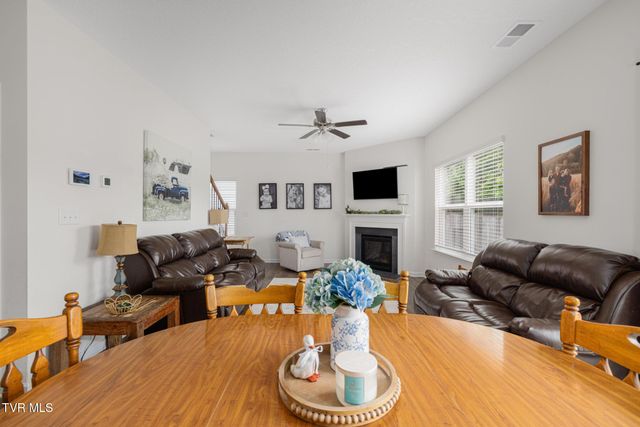 498 Brinkleys Way, Johnson City, TN 37615