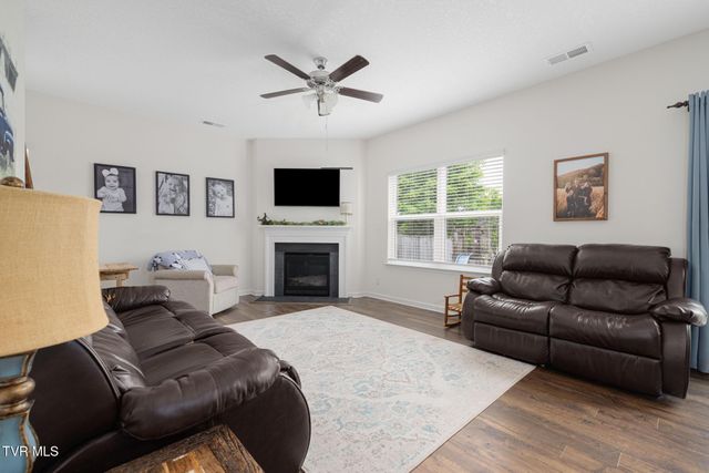498 Brinkleys Way, Johnson City, TN 37615