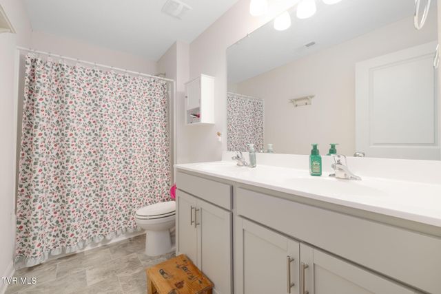 498 Brinkleys Way, Johnson City, TN 37615