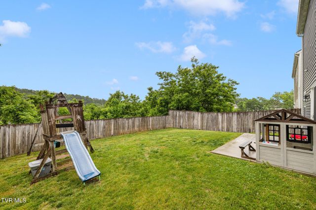 498 Brinkleys Way, Johnson City, TN 37615