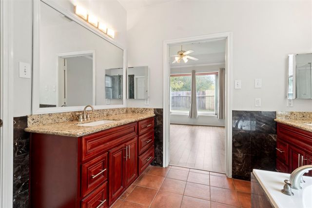 1019 Norfolk Drive, Pearland, TX 77584