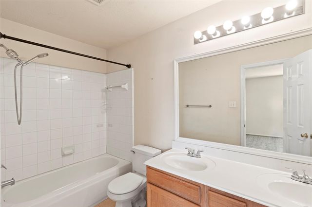 1019 Norfolk Drive, Pearland, TX 77584