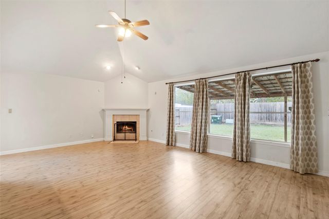 1019 Norfolk Drive, Pearland, TX 77584