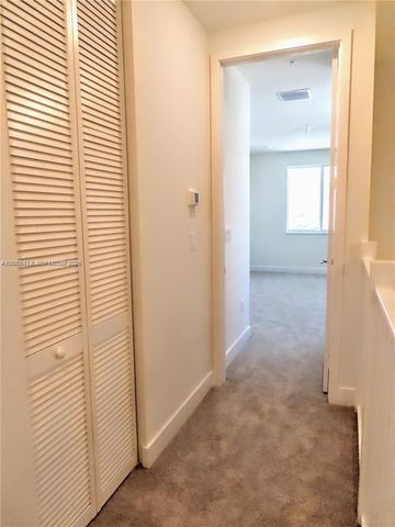 6401 NW 103rd Place 101, Doral, FL 33178