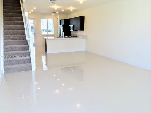 6401 NW 103rd Place 101, Doral, FL 33178