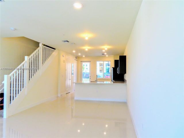 6401 NW 103rd Place 101, Doral, FL 33178