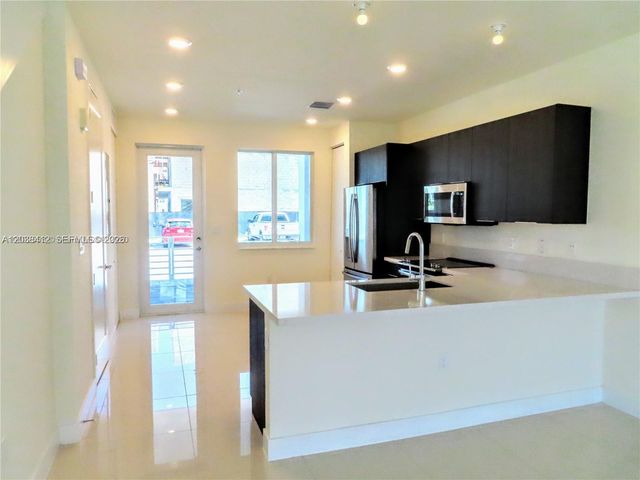 6401 NW 103rd Place 101, Doral, FL 33178