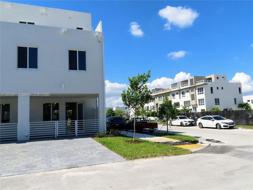 6401 NW 103rd Place 101, Doral, FL 33178