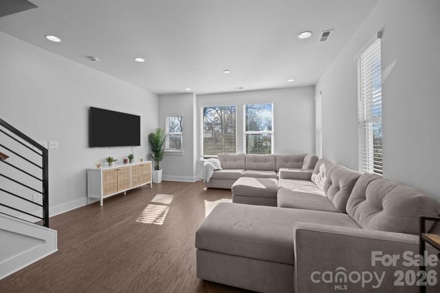 5011 York Park Lane, Charlotte, NC 28217