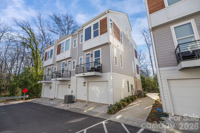 5011 York Park Lane, Charlotte, NC 28217