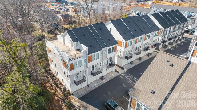 5011 York Park Lane, Charlotte, NC 28217