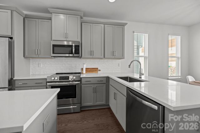 5011 York Park Lane, Charlotte, NC 28217