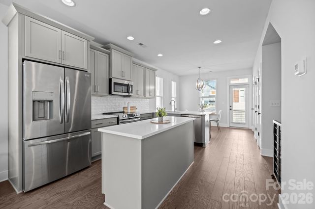 5011 York Park Lane, Charlotte, NC 28217