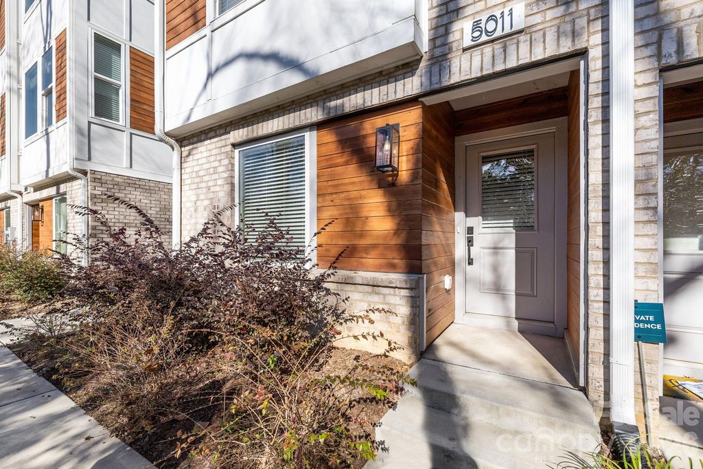 5011 York Park Lane, Charlotte, NC 28217