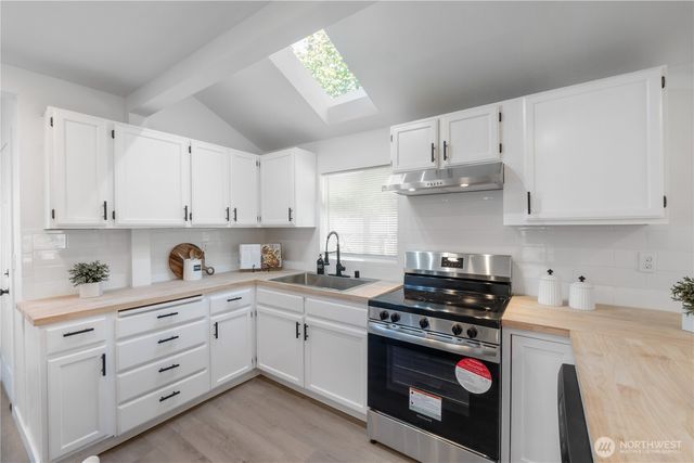 916 S Sheridan Avenue, Tacoma, WA 98405