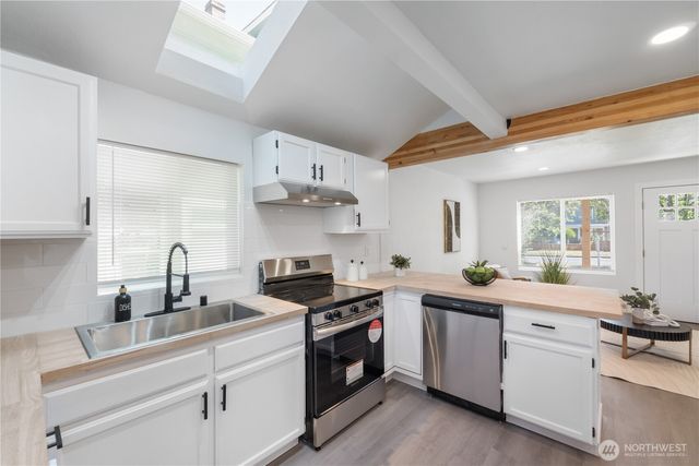 916 S Sheridan Avenue, Tacoma, WA 98405