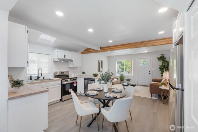 916 S Sheridan Avenue, Tacoma, WA 98405