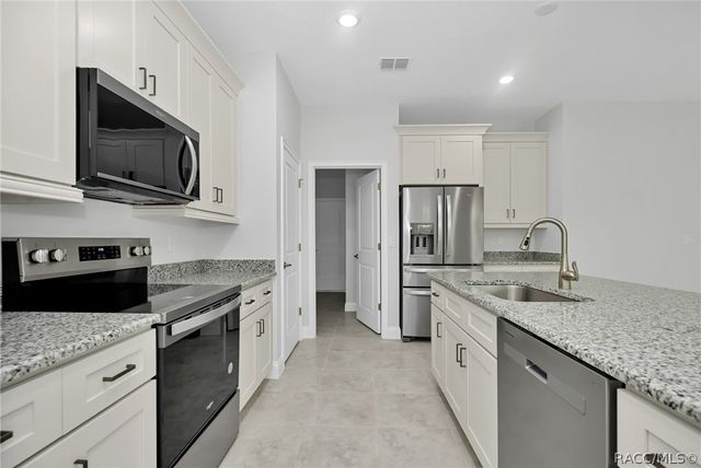 8736 N Vince Drive, Dunnellon, FL 34434