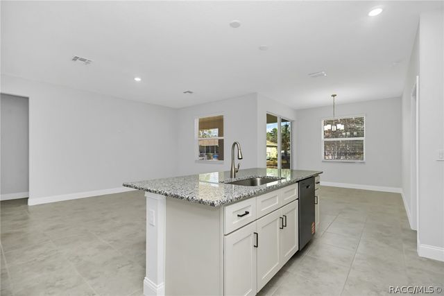8736 N Vince Drive, Dunnellon, FL 34434