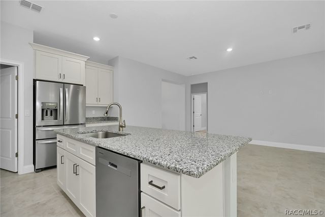 8736 N Vince Drive, Dunnellon, FL 34434